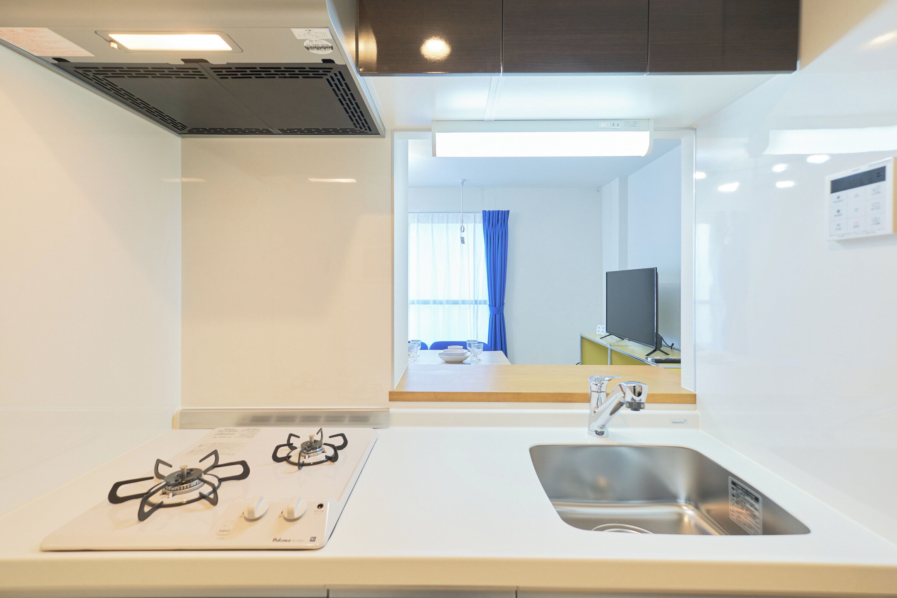 Apartment, Non Smoking (C) | Private kitchen | Fridge, microwave, stovetop, cookware/dishes/utensils