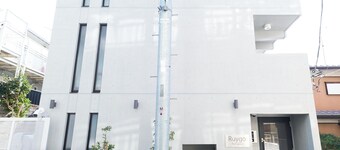 Luigo Setagaya by Tranova