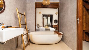 Bathroom - Sabuh Mas Villa Ubud By Aswanaya (Tegallalang)