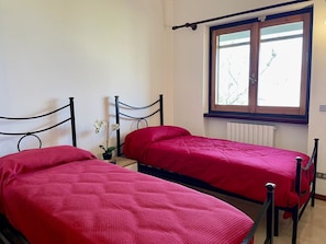 2 habitaciones, cuna de viaje y wifi gratis 