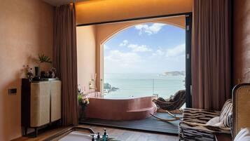 Superior Studio Suite | Premium bedding, down duvets, individually decorated