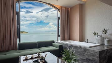 Kahden hengen panoraamahuone (kaksi sänkyä) | Ylelliset vuodevaatteet, untuvapeitot, yksilöllisesti sisustettu