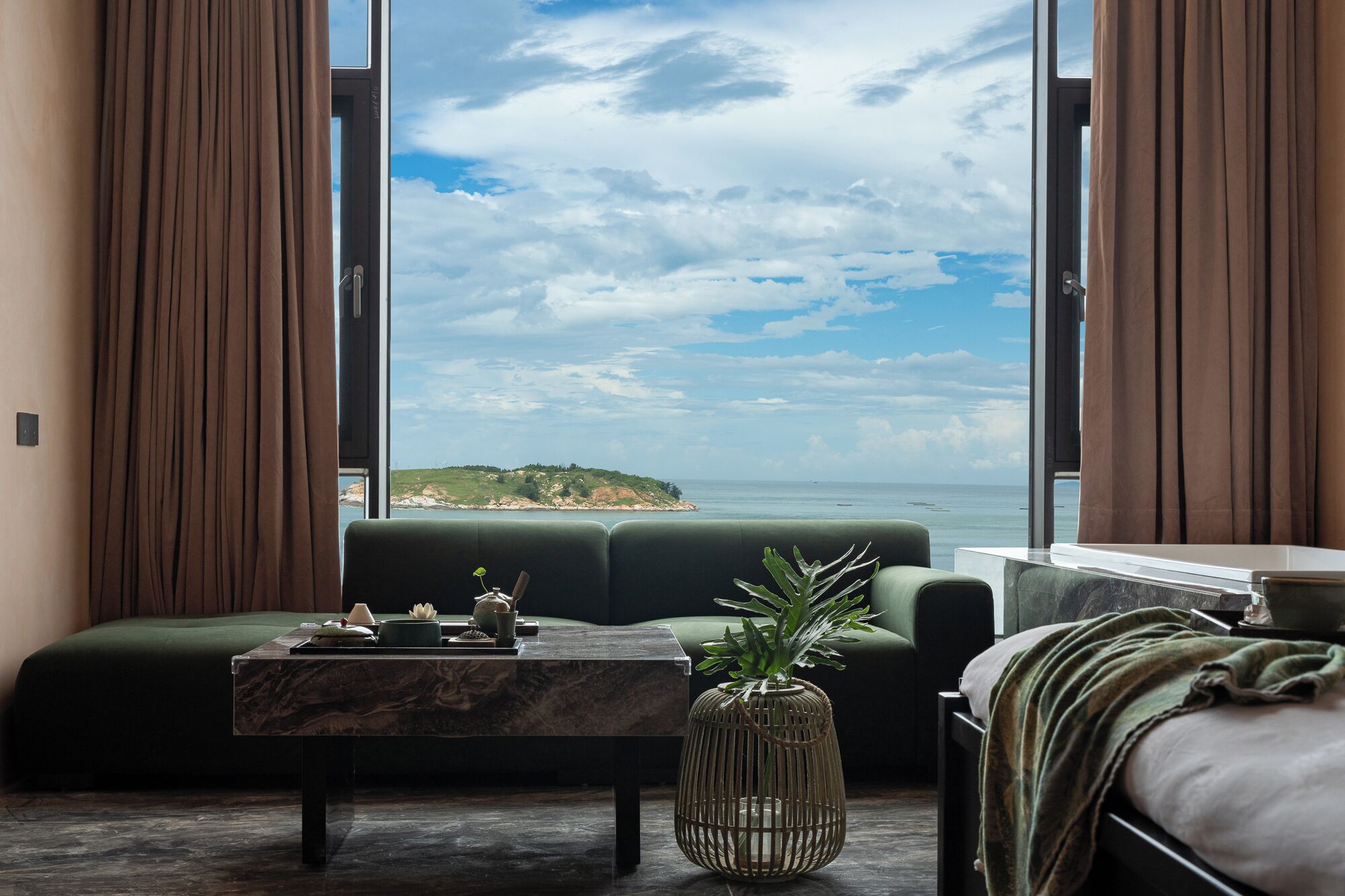 全景双床房 | 高档床上用品、羽绒被、特色装修、特色家居