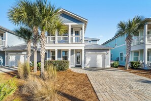 Exterior - NEW l Inground Pool l Gameroom l 1 block to beach l cornhole l putt putt (Panama City)