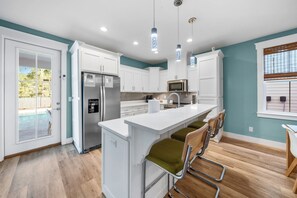 Private kitchen - NEW l Inground Pool l Gameroom l 1 block to beach l cornhole l putt putt (Panama City)