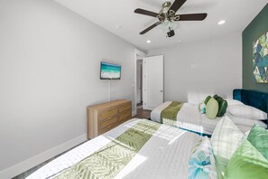5 bedrooms, iron/ironing board, free WiFi, bed sheets
