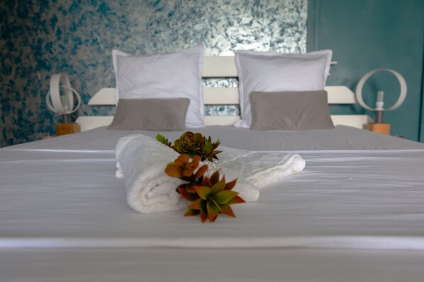 4 habitaciones, tabla de planchar con plancha, cuna de viaje y wifi 