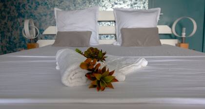 Enjoy the peace and quiet of nature in this fresh, bright villa.