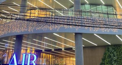 Air Residences-Contemporary Scandi w/Skyline view