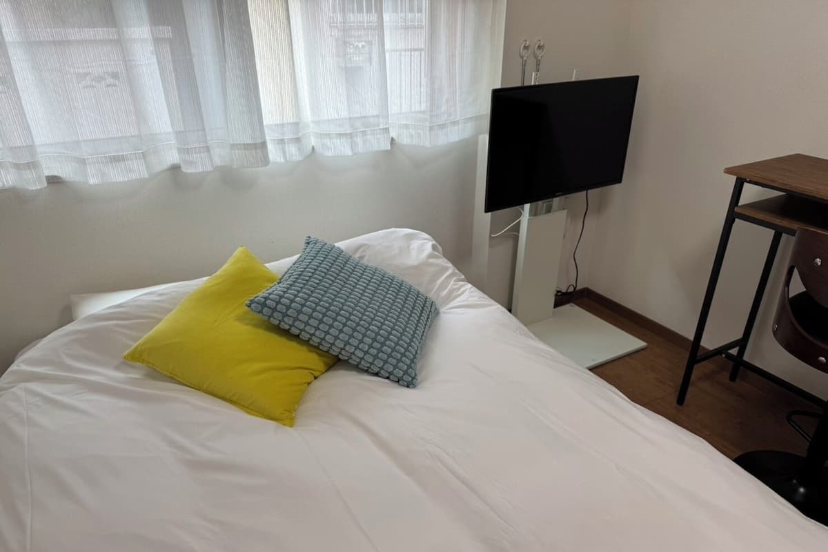 1 bedroom, free WiFi, bed sheets