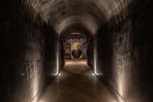 المنشأة من الداخل