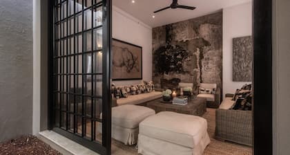 No77 Leyn Baan The One Group of Hotels