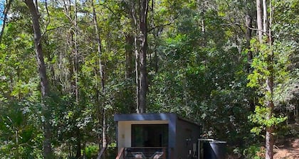 Sunset Ridge - King Bed Cabin nestled at the base of Tamborine Mountain.