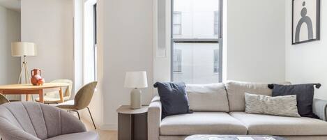 Télévision, chaîne hi-fi