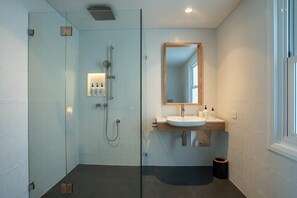 Bathroom - Luxury Coastal Vineyard Escape | All Villas | Crooked River Estate (Gerringong)