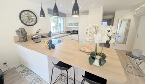 Fridge, microwave, oven, dishwasher - Ref ETRIER by Palmes d Or Properties (Cannes)