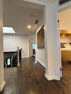 Interior - 4-bedroom house in wonderful Stevenson Ranch with WiFi, AC (Stevenson Ranch)