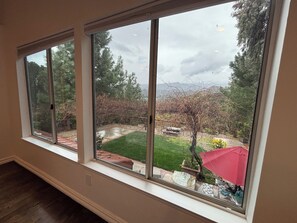 Interior - 4-bedroom house in wonderful Stevenson Ranch with WiFi, AC (Stevenson Ranch)