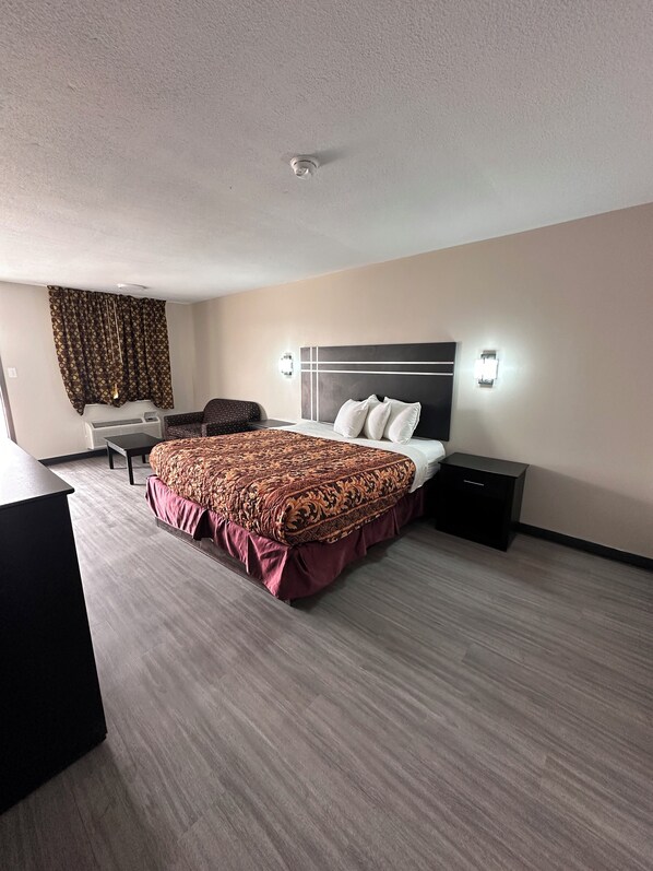 Tek Kişilik Oda, 1 En Büyük (King) Boy Yatak | Masa, dizüstü bilgisayar çalışma alanı, ücretsiz kablosuz İnternet 