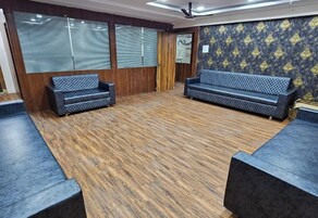 Área de estar no saguão