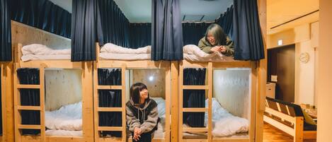 Basic Shared Dormitory | Free WiFi