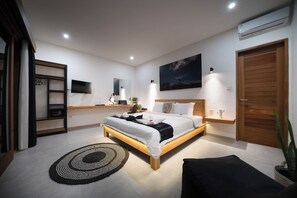 3 bedrooms, in-room safe, desk, iron/ironing board