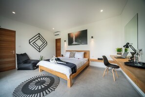 3 bedrooms, in-room safe, desk, iron/ironing board