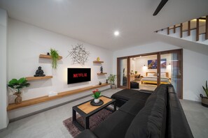 Interior - Charming 3-bedroom villa with rice fields view in Canggu (Bali)