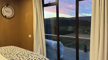 1 dormitorio, tabla de planchar con plancha, wifi y ropa de cama