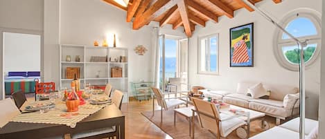Family Apartment, Multiple Bedrooms, 2 Bathrooms, Lakeside (Morgante Salò-Lake view & parking) | Dining