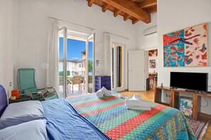 Family Apartment, 2 Bedrooms, 2 Bathrooms, Lakeside (Morgante Salò-Lake view & parking) | 2 bedrooms - Morgante Salo-lake View & Parking (Salò)