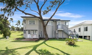 Exterior - The Castaway (Emu Park)