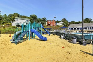 Children's area - 4-bedroom house in charming Saw Creek Poconos area with pool access, plus more! (Saw Creek)