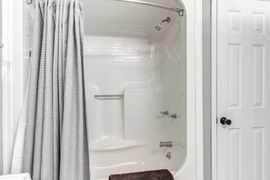 Hair dryer, towels - Rustic Cowboy Ranch Retreat: Stay Near Nashville (Antioch)