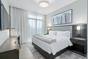 4 bedrooms, desk, iron/ironing board, travel crib