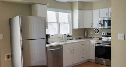 REHOBOTH AVE - Brand New 1-bedroom apartment - 2 blocks from the beach!