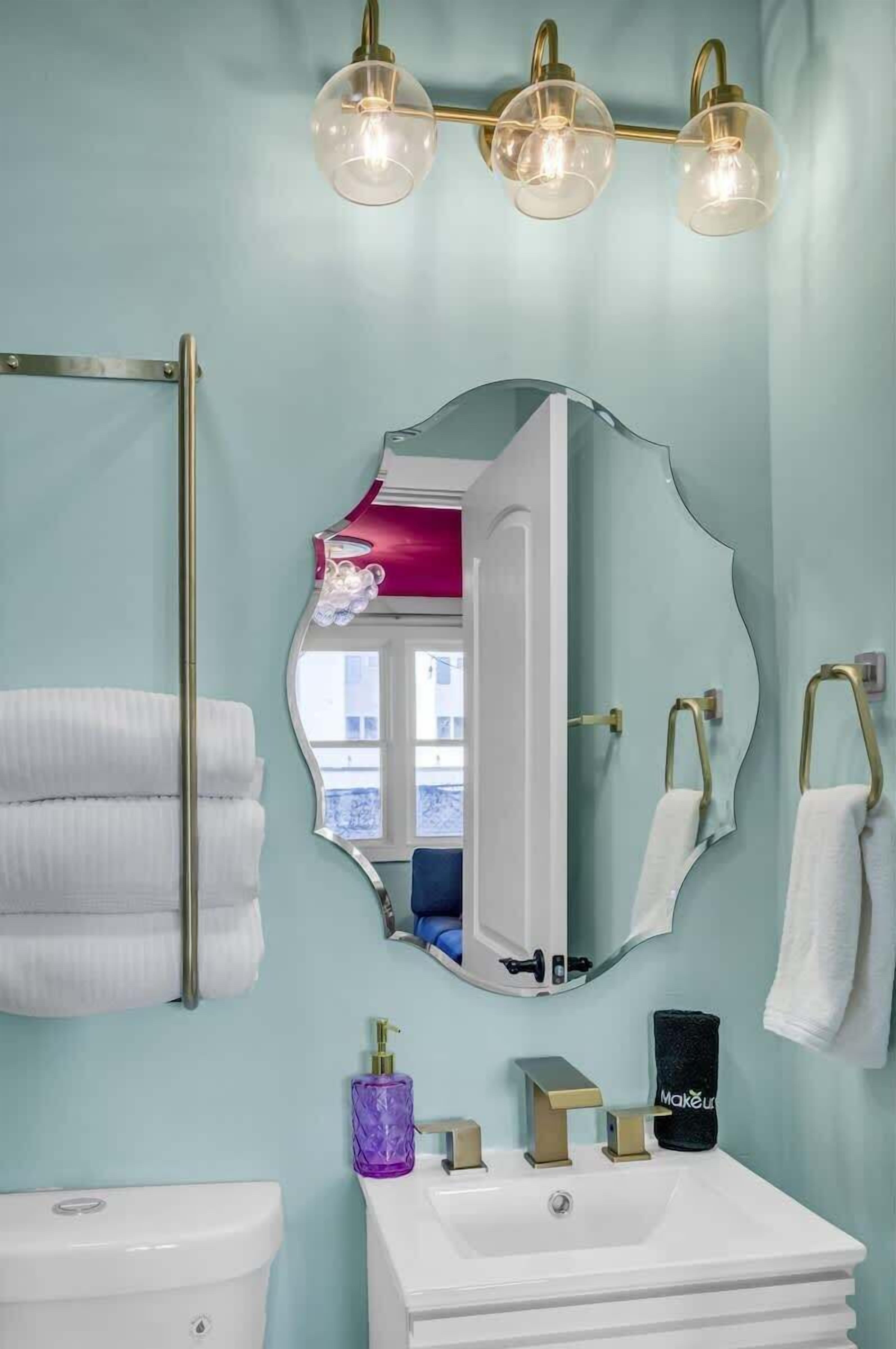 Shower, hair dryer, shampoo