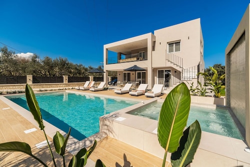Villa Serenity- Modern villa for an exclusive vacation in Crete