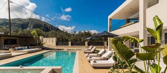 Villa Serenity- Modern villa for an exclusive vacation in Crete