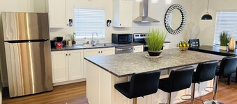 PEACEFUL UPSCALE PARADISE 
3-bedroom house in Tampa Florida 