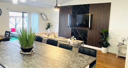 PEACEFUL UPSCALE PARADISE
3-bedroom house in Tampa Florida