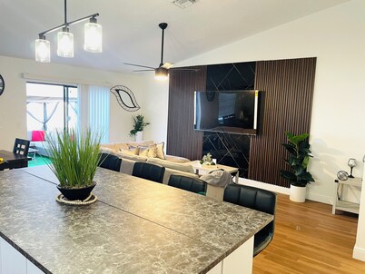 PEACEFUL UPSCALE PARADISE
3-bedroom house in Tampa Florida