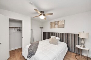 2 間睡房、熨斗/熨衫板、Wi-Fi、床單