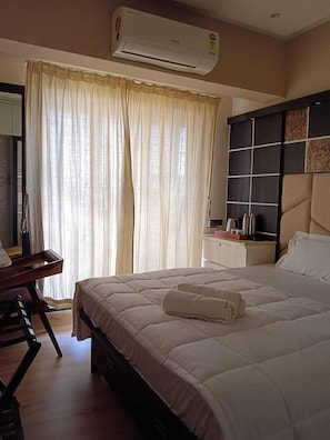 3 bedrooms, in-room safe, desk, iron/ironing board
