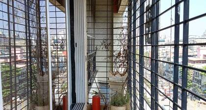 Luxurious Sea-view 3 BHK Service Apartment In CBD Belapur. Roy Bari, Satya Stays