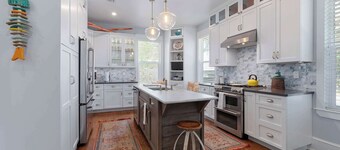 Twin Palms l Craftsman Cottage l Walk to DNTN