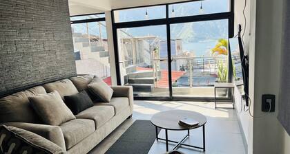 House lake view , with parking