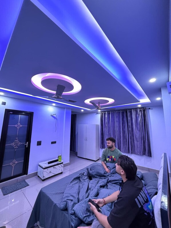 Deluxe Quadruple Room, Balcony, Mountain View | Free WiFi - Paradise Palm Hotel  (RISHIKESH)