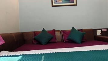 AC Deluxe Triple Bedroom With City View