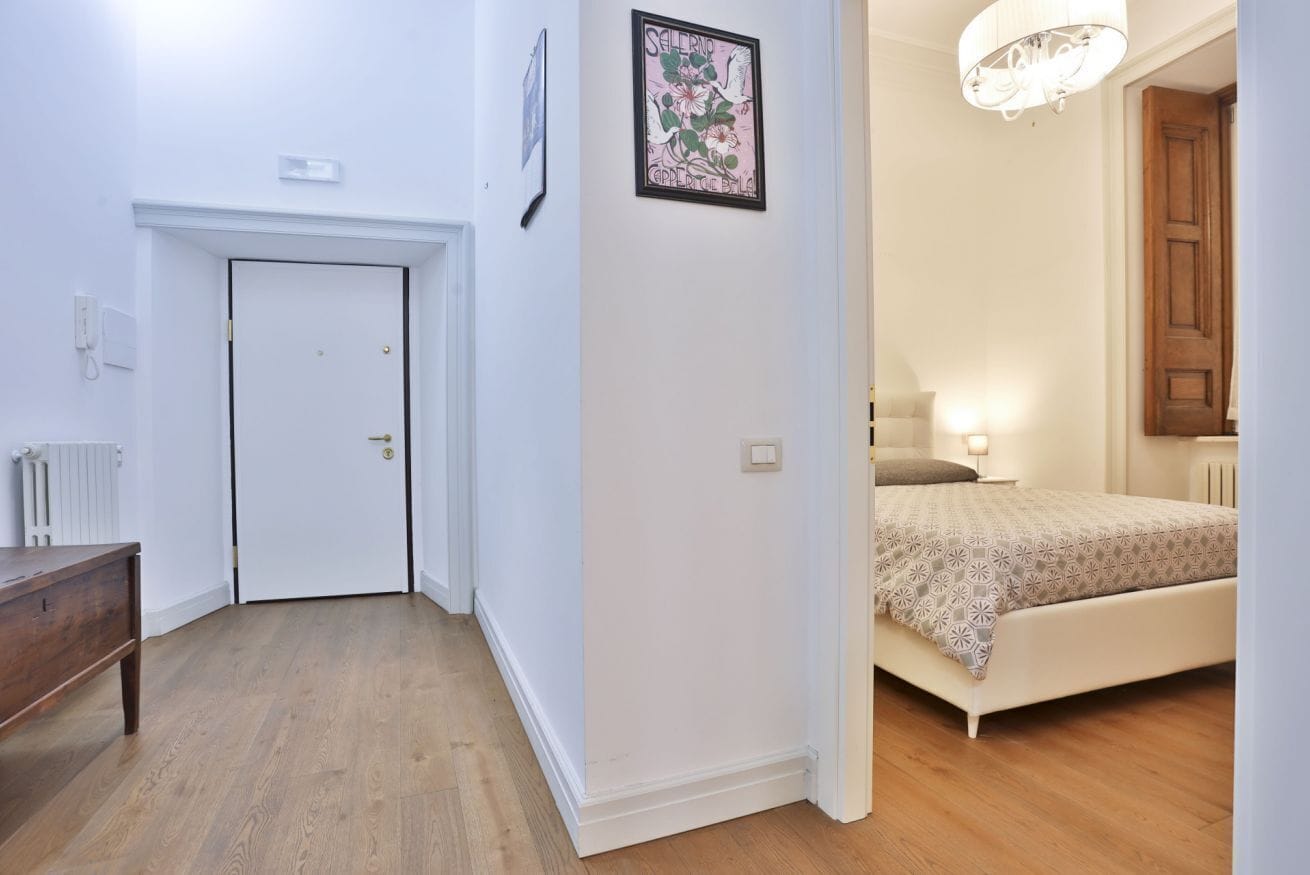 1 dormitorio, tabla de planchar con plancha, wifi y ropa de cama